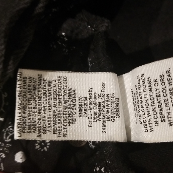 We The Free black button fly jean shorts sz 27 great condition - Picture 8 of 9